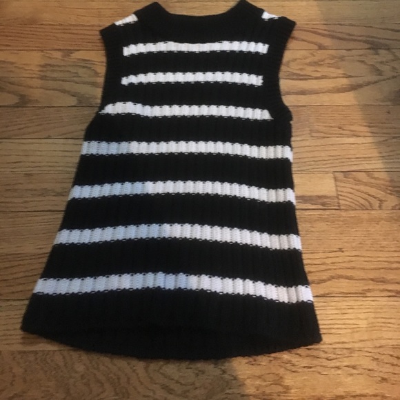 Intermix Shiloh striped Mock Neck - Picture 3 of 4